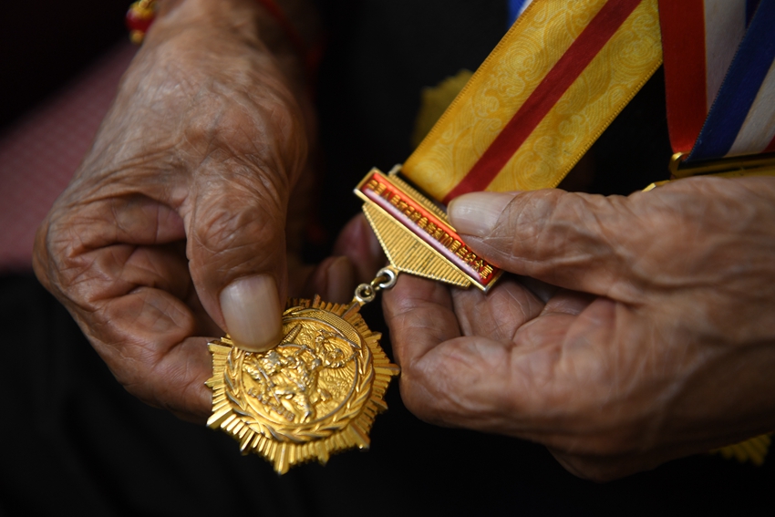 抗戰老兵劉慶恩獲得獎章