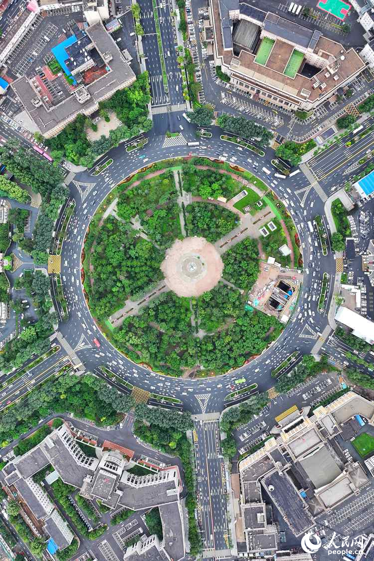 長春人民廣場美景。人民網記者 李洋攝