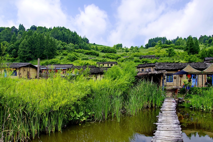 白山市錦江木屋村景區。白山市委宣傳部供圖