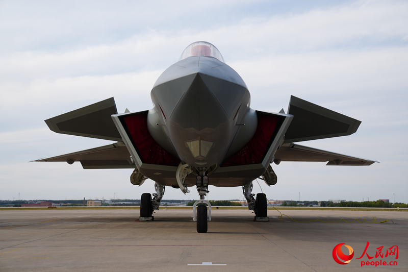 殲-20首次靜態展示。人民網記者 李洋攝