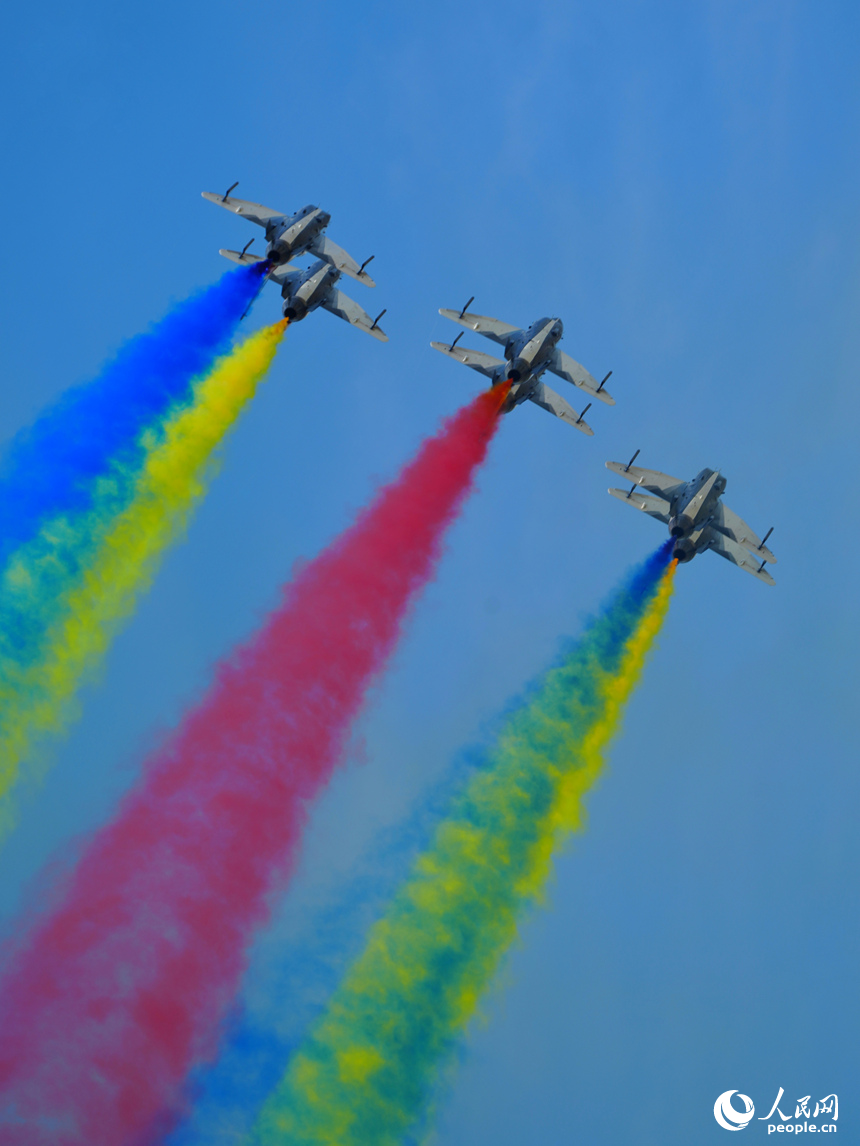 2025年空軍航空開放活動和長春航空展迎來首個公眾日。人民網記者 李洋攝