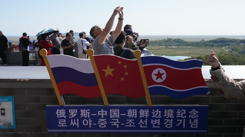 防川龍虎閣 一眼望三國