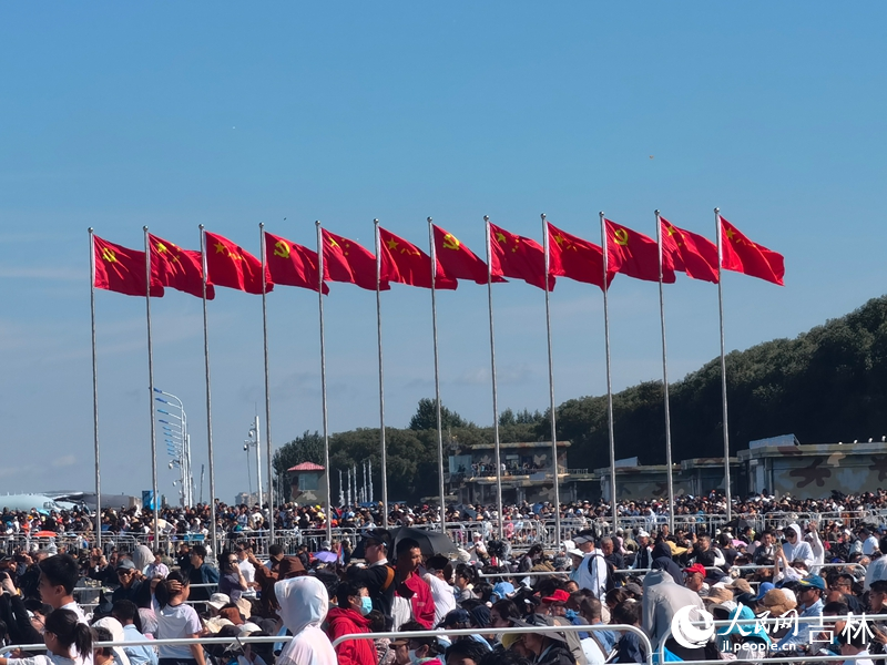 航空展人潮涌動。人民網記者 馬俊華攝