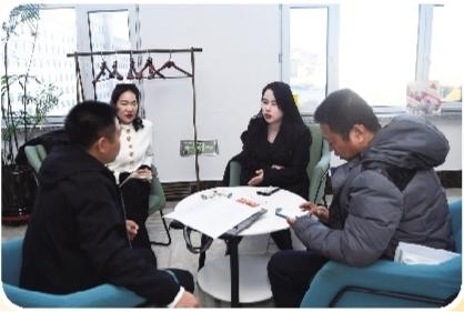 軍創企業代表與產業項目負責人達成意向性合作協議。