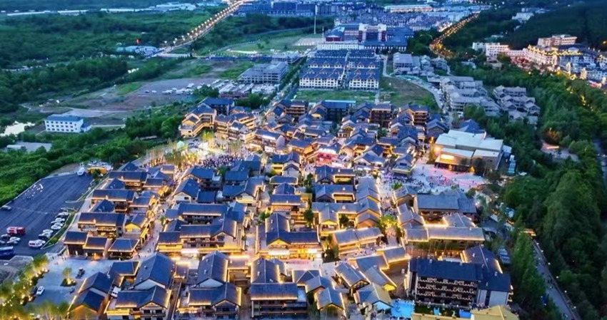 “吉林冰雪煥新季”主題采訪行丨“夜經濟+慢生活” 長白山恩都里的文旅新體驗【4】