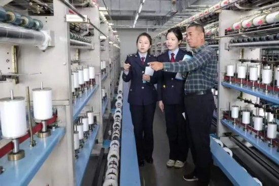 遼源市稅務局為民營企業發展提供政策指引，給小微企業和個體工商戶減輕負擔、增添活力。