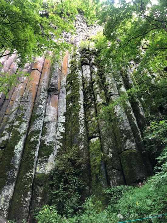 長白山火山石柱。