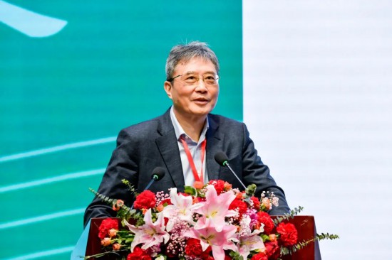 羅安院士作報告